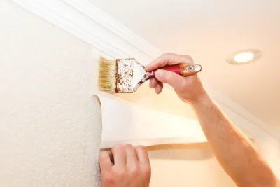 Pose de papier peint à Laréole — revêtements muraux et toiles de verre
